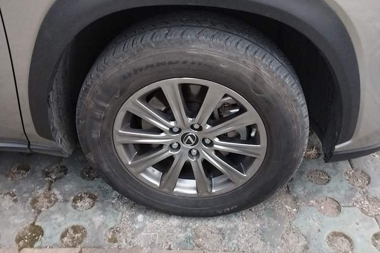 Used Lexus NX 2020 200 Front-Wheel Drive Freeline Edition China V Standard Right Front Wheel Hub