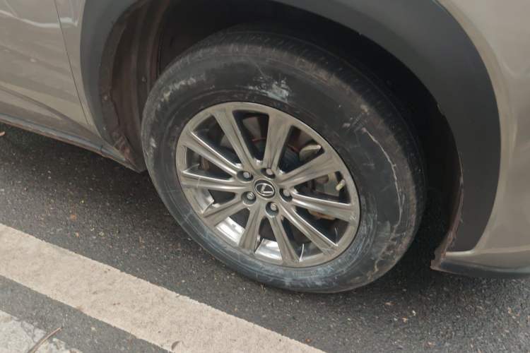 Used Lexus NX 2020 300h Front-Drive FENGSHANG Version China VI Standard Right Front Wheel Hub