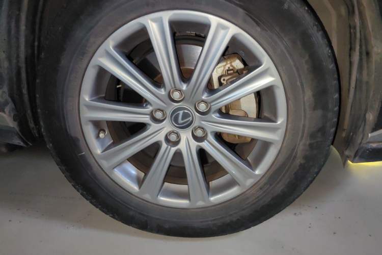 Used Lexus NX 2020 300h Front-Drive Fēngyuè Version China VI Standard Right Front Wheel Hub