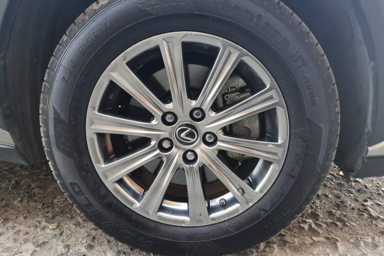 Used Lexus NX 2020 300h Front-Drive FENGSHANG Version China VI Standard Right Front Wheel Hub