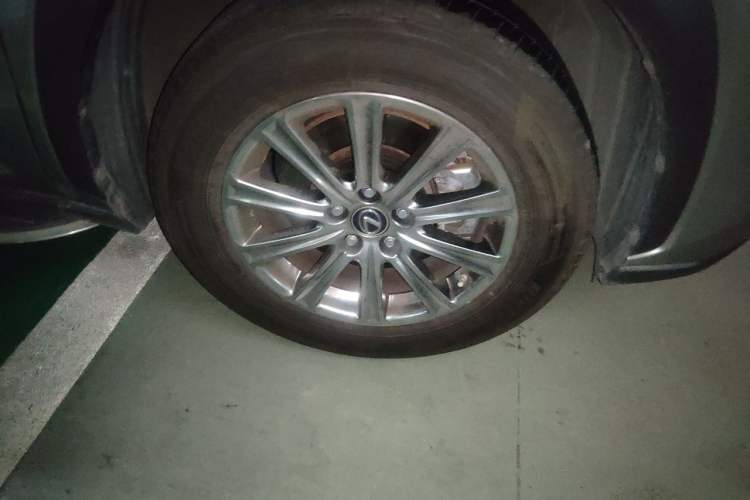 Used Lexus NX 2020 200 Front-Wheel Drive Vmotion Edition China VI Standard Right Front Wheel Hub