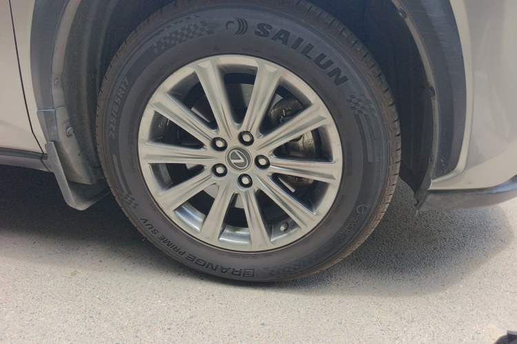 Used Lexus NX 2020 300h Front-Drive FENGSHANG Version China VI Standard Right Front Wheel Hub