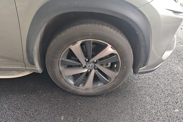 Used Lexus NX 2020 300h Front-Drive Fēngyuè Version China VI Standard Right Front Wheel Hub