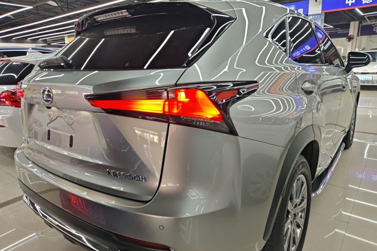 Used Lexus NX 2020 300h Front-Drive FENGSHANG Version China VI Standard Right Rear Taillight
