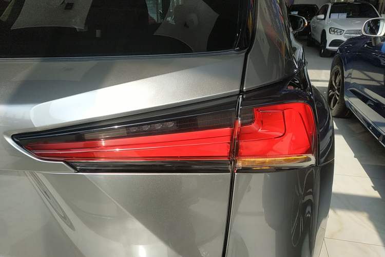 Used Lexus NX 2020 200 All-Wheel Drive Fēngshàng Version China VI Standard Right Rear Taillight