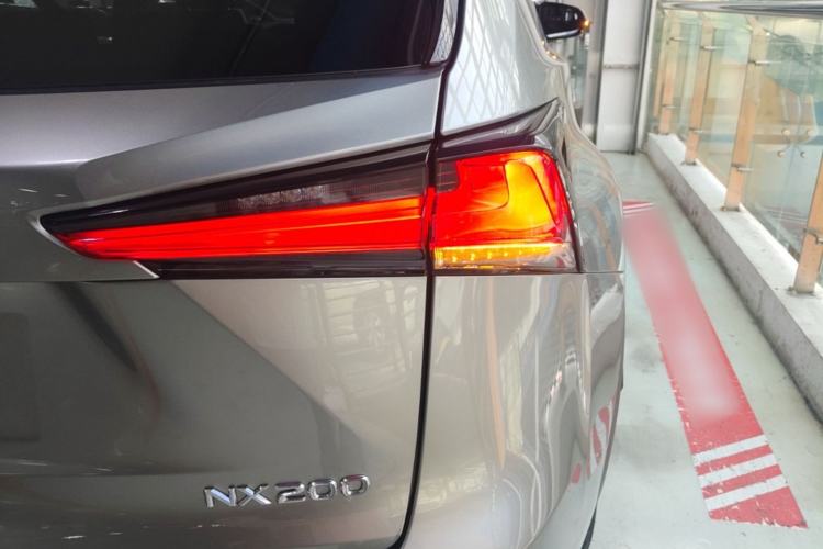 Used Lexus NX 2020 200 All-Wheel Drive Fēngshàng Version China VI Standard Right Rear Taillight