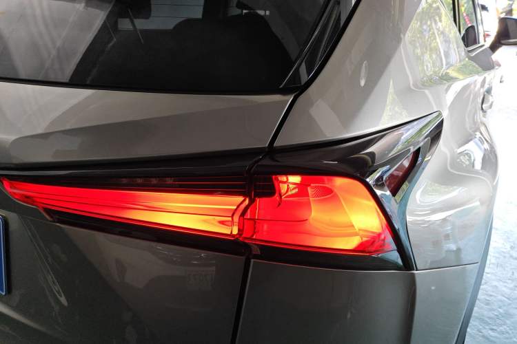 Used Lexus NX 2020 200 Front-Wheel Drive Freeline Edition China VI Standard Right Rear Taillight