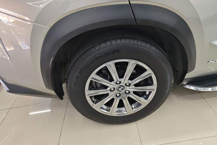 Used Lexus NX 2020 300h Front-Drive FENGSHANG Version China VI Standard Right Rear Wheel Hub