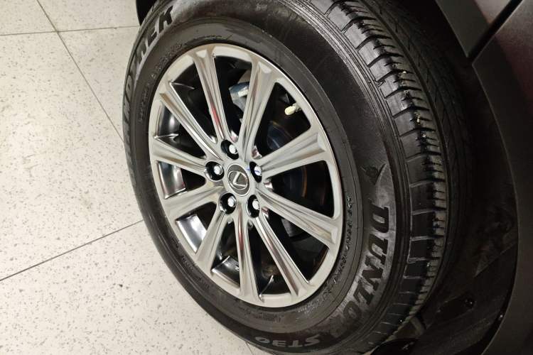 Used Lexus NX 2020 300h Front-Drive FENGSHANG Version China VI Standard Right Rear Wheel Hub