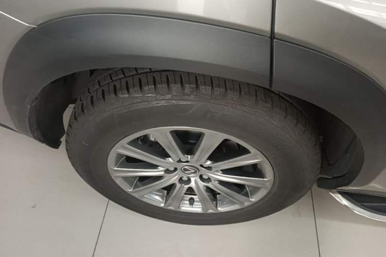 Used Lexus NX 2020 300h Front-Drive FENGSHANG Version China VI Standard Right Rear Wheel Hub