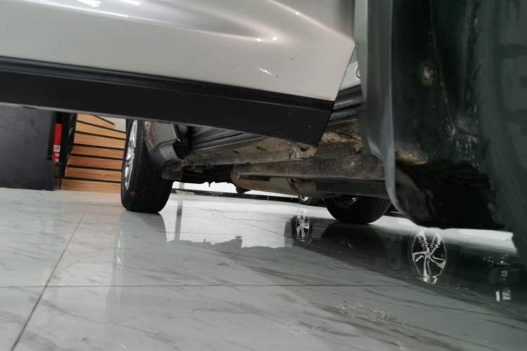 Used Lexus NX 2020 300h Front-Drive FENGSHANG Version China VI Standard Right Side Sill
