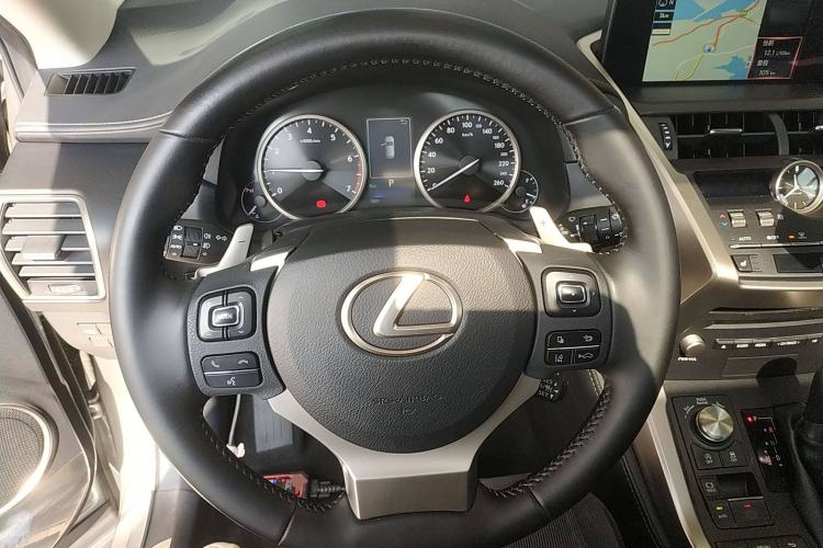 Used Lexus NX 2020 200 All-Wheel Drive Fēngshàng Version China VI Standard Steering Wheel