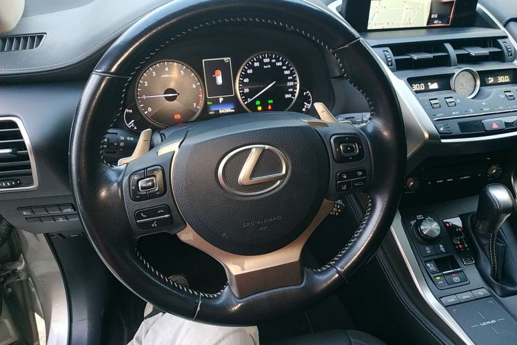 Used Lexus NX 2020 200 All-Wheel Drive Fēngshàng Version China VI Standard Steering Wheel