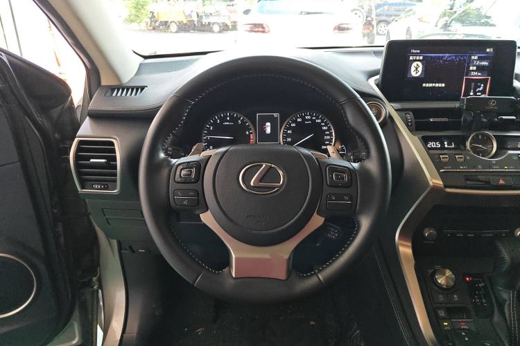 Used Lexus NX 2020 200 Front-Wheel Drive Freeline Edition China VI Standard Steering Wheel