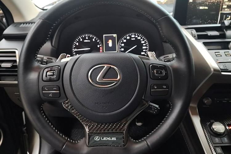 Used Lexus NX 2020 200 Front-Wheel Drive Vmotion Edition China VI Standard Steering Wheel