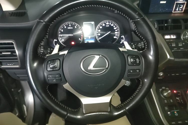 Used Lexus NX 2020 200 Front-Wheel Drive Freeline Edition China VI Standard Steering Wheel