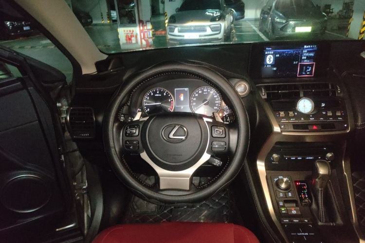 Used Lexus NX 2020 200 Front-Wheel Drive Vmotion Edition China VI Standard Steering Wheel