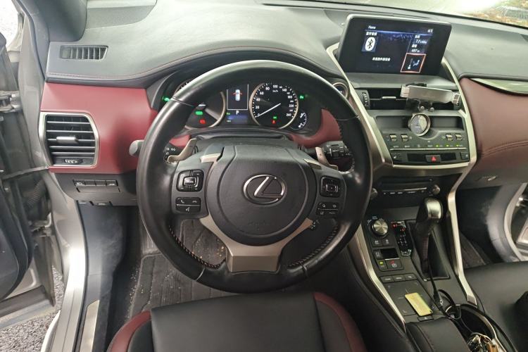 Used Lexus NX 2020 300h Front-Drive Fēngyuè Version China VI Standard Steering Wheel