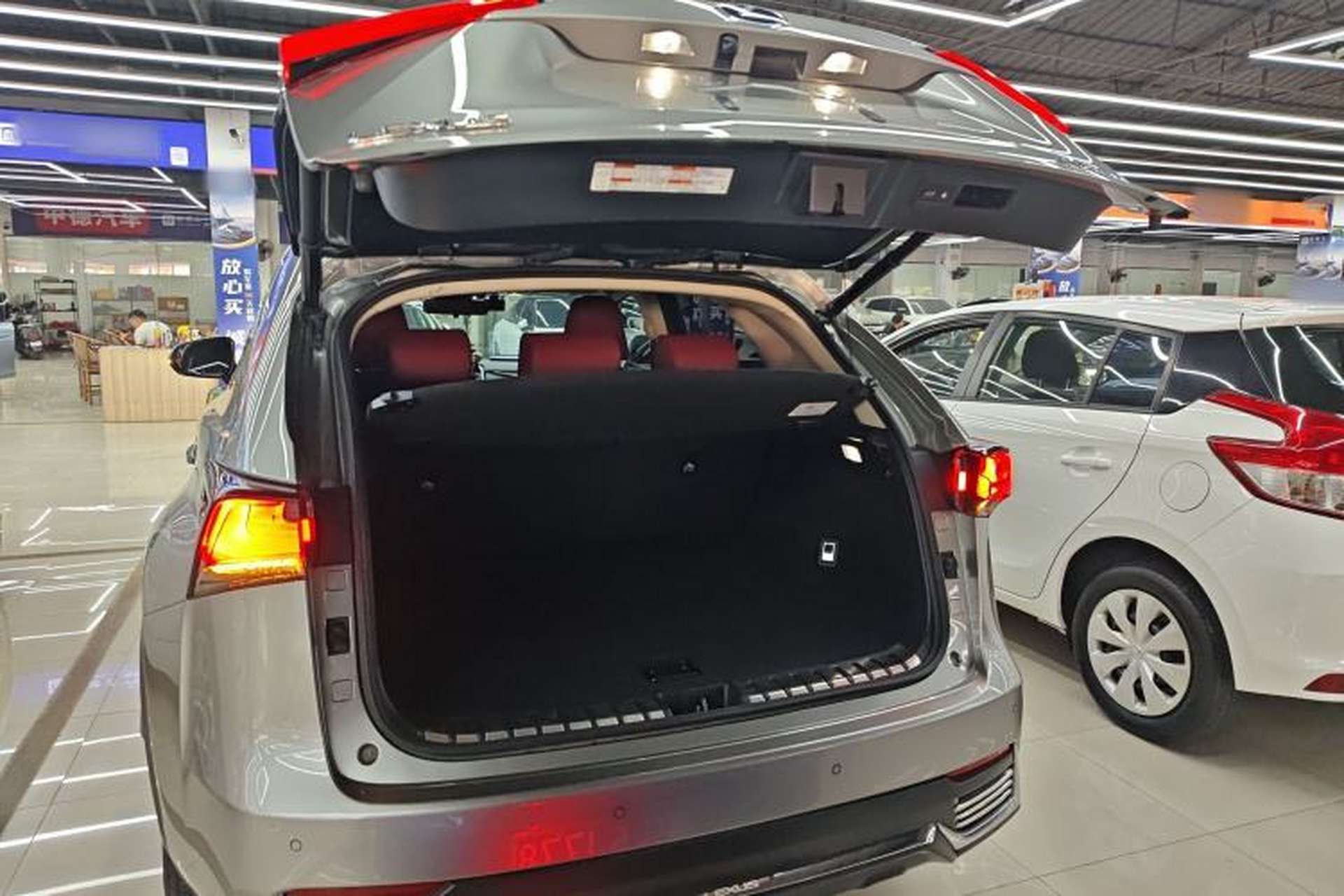 Used Lexus NX 2020 300h Front-Drive FENGSHANG Version China VI Standard Trunk