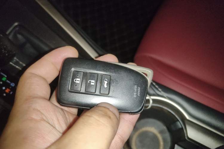 Used Lexus NX 2020 200 Front-Wheel Drive Vmotion Edition China VI Standard Vehicle Key