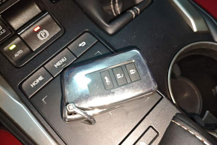 Used Lexus NX 2020 300h Front-Drive FENGSHANG Version China VI Standard Vehicle Key