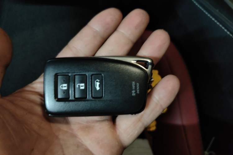 Used Lexus NX 2020 300h Front-Drive FENGSHANG Version China VI Standard Vehicle Key