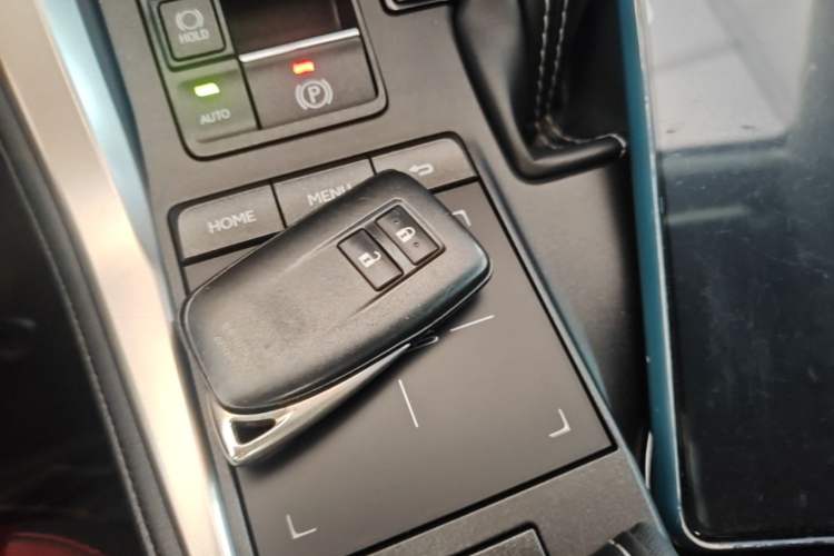 Used Lexus NX 2020 200 Front-Wheel Drive Freeline Edition China VI Standard Vehicle Key