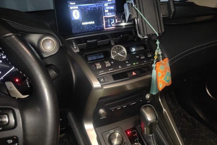 Used Lexus NX 2020 200 Front-Wheel Drive Vmotion Edition China VI Standard Audio And AC Panel