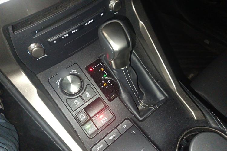 Used Lexus NX 2020 200 All-Wheel Drive Fēngshàng Version China VI Standard Gear Lever