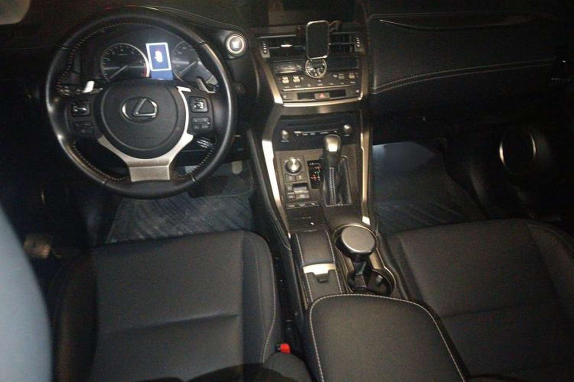 Used Lexus NX 2020 200 All-Wheel Drive Fēngshàng Version China VI Standard Interior 2