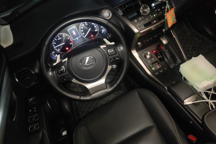 Used Lexus NX 2020 200 Front-Wheel Drive Vmotion Edition China VI Standard Steering Wheel