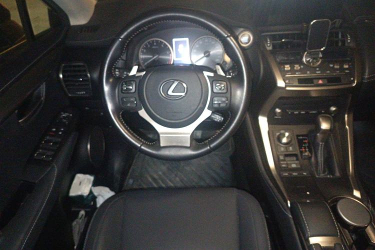 Used Lexus NX 2020 200 All-Wheel Drive Fēngshàng Version China VI Standard Steering Wheel