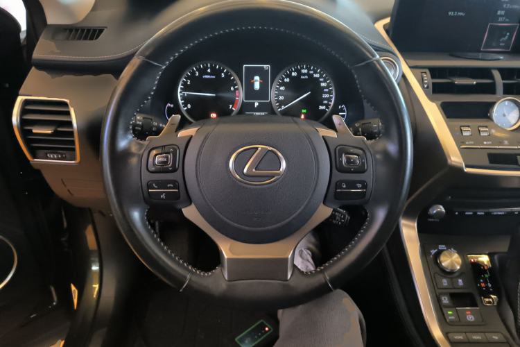 Used Lexus NX 2020 200 Front-Wheel Drive Freeline Edition China VI Standard Steering Wheel