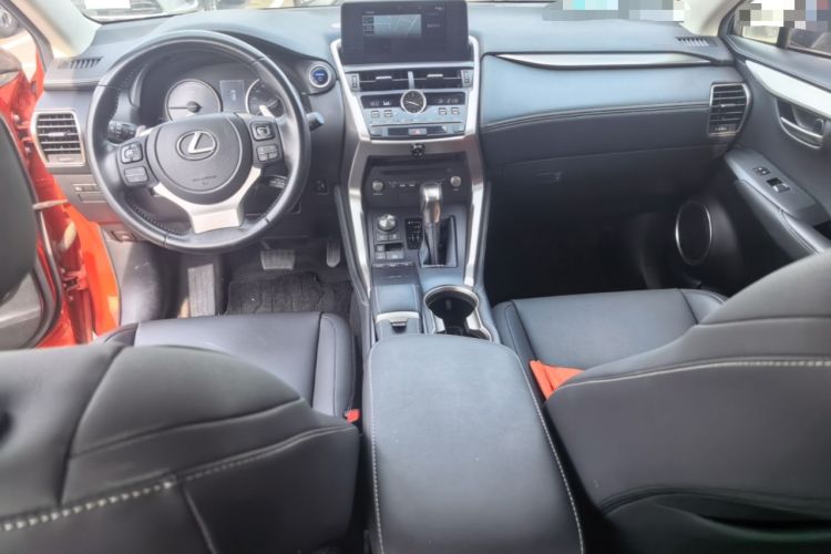 Used Lexus NX 2020 300h Front-Drive FENGSHANG Version China VI Standard Center Console