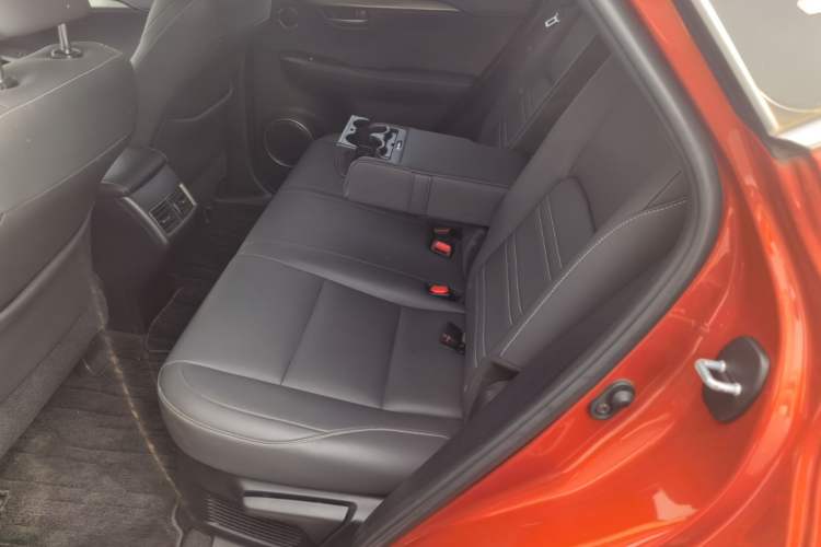 Used Lexus NX 2020 300h Front-Drive FENGSHANG Version China VI Standard Left Rear Seat