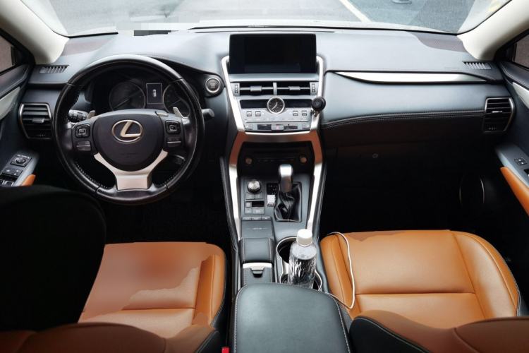 Used Lexus NX 2020 300 Front-Wheel-Drive Frenza Edition China V Standard Center Console