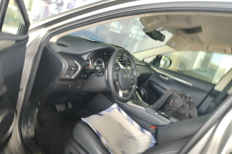 Used Lexus NX 2020 200 Front-Wheel Drive Vmotion Edition China VI Standard Driver Seat