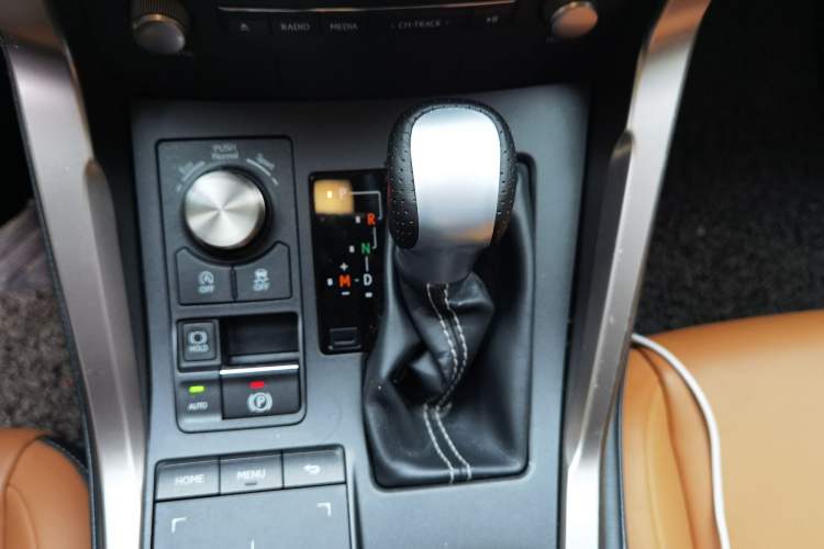 Used Lexus NX 2020 300 Front-Wheel-Drive Frenza Edition China V Standard Gear Lever