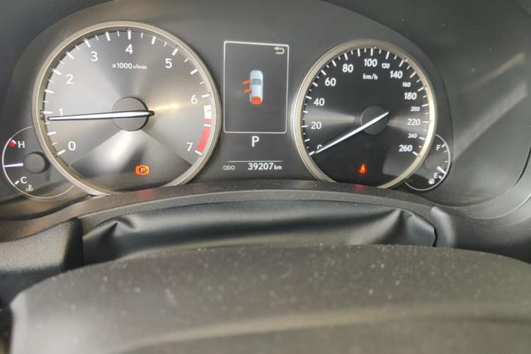 Used Lexus NX 2020 200 Front-Wheel Drive Vmotion Edition China VI Standard Odometer Close Up