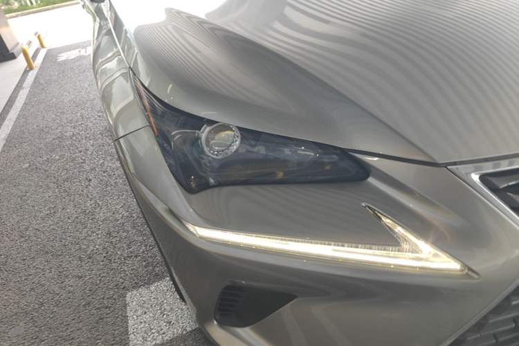Used Lexus NX 2020 200 Front-Wheel Drive Vmotion Edition China VI Standard Right Front Headlight