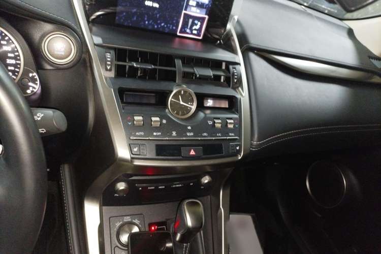 Used Lexus NX 2020 200 All-Wheel Drive Fēngshàng Version China VI Standard Audio And AC Panel