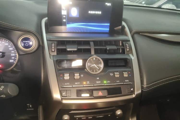 Used Lexus NX 2020 300h Front-Drive FENGSHANG Version China VI Standard Audio And AC Panel