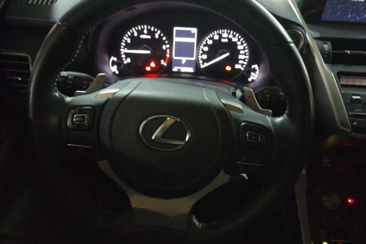 Used Lexus NX 2020 200 All-Wheel Drive Fēngshàng Version China VI Standard Steering Wheel