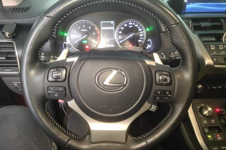 Used Lexus NX 2020 300h Front-Drive FENGSHANG Version China VI Standard Steering Wheel