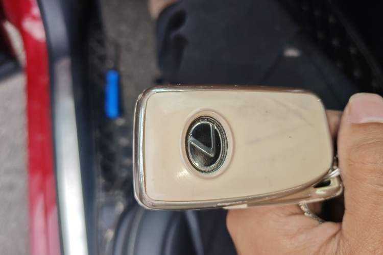 Used Lexus NX 2020 200 Front-Wheel Drive Vmotion Edition China VI Standard Vehicle Key