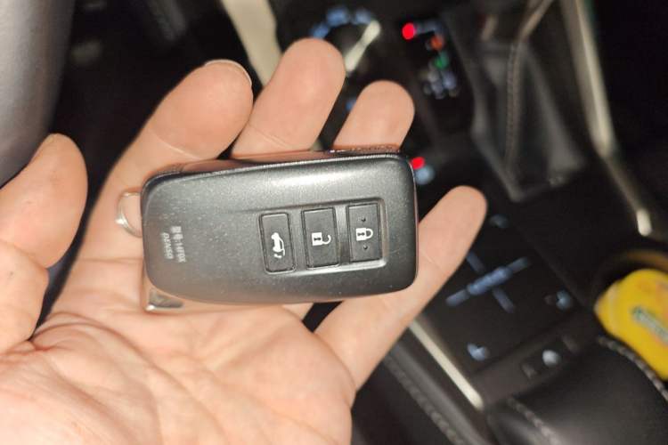 Used Lexus NX 2020 300h Front-Drive FENGSHANG Version China VI Standard Vehicle Key