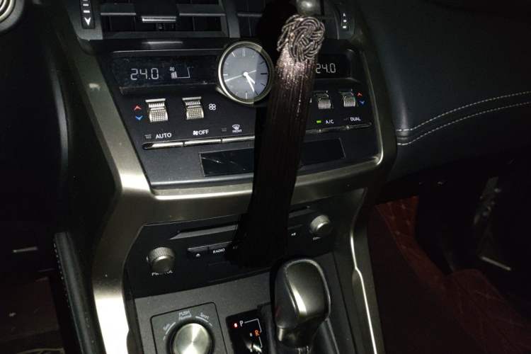 Used Lexus NX 2020 200 Front-Wheel Drive Freeline Edition China VI Standard Audio And AC Panel