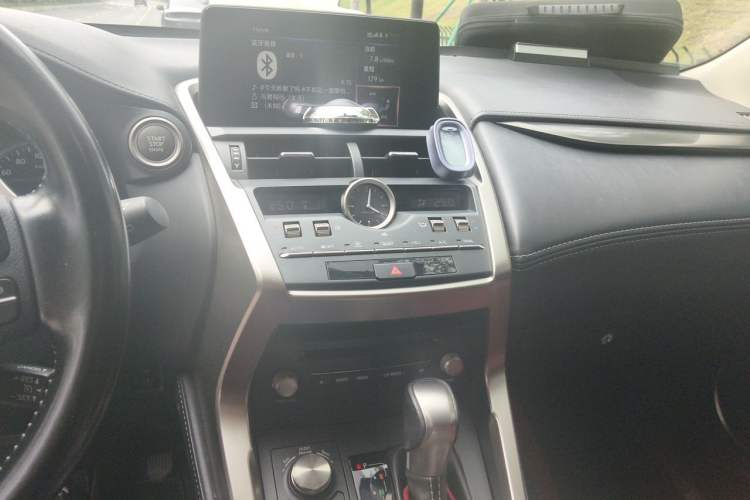 Used Lexus NX 2020 200 Front-Wheel Drive Freeline Edition China VI Standard Audio And AC Panel
