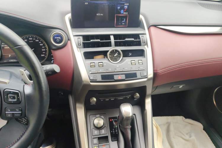 Used Lexus NX 2020 300h Front-Drive Fēngyuè Version China VI Standard Audio And AC Panel