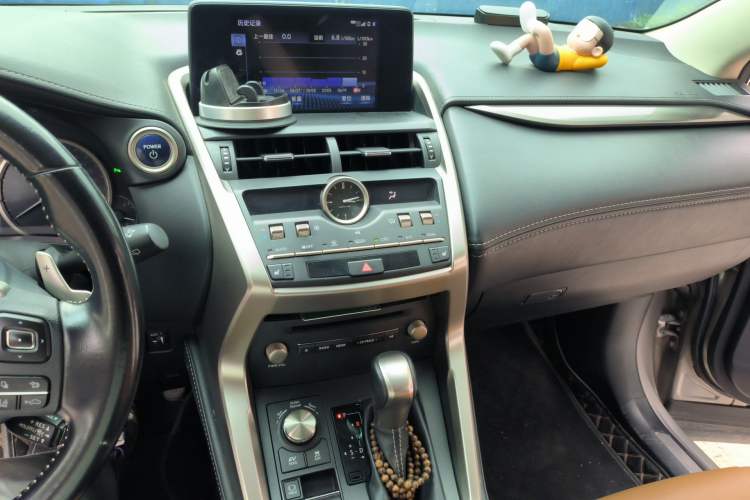 Used Lexus NX 2020 300h Front-Drive FENGSHANG Version China VI Standard Audio And AC Panel